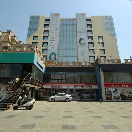 Oyo 8786 Hotel Maan Residency Ahmedabad Ngoại thất bức ảnh